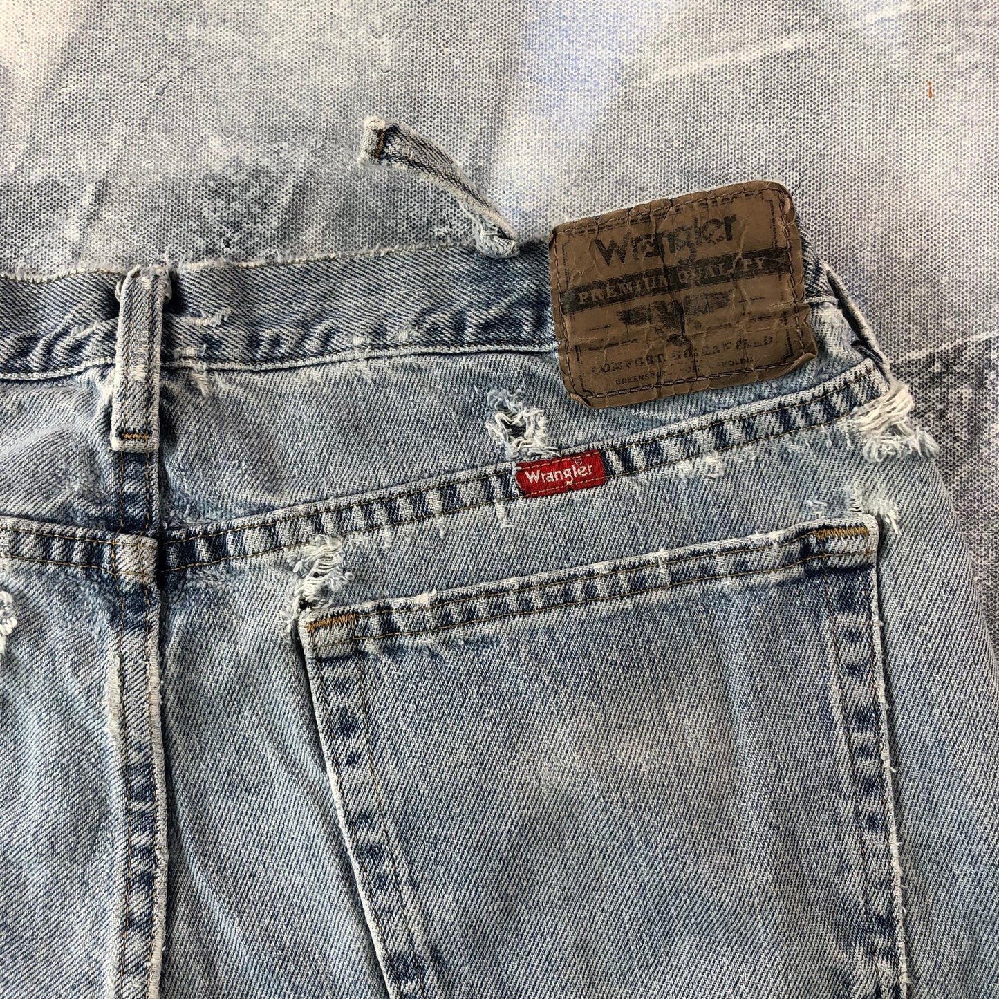 Wrangler Distressed Relaxed Fit Jean W34